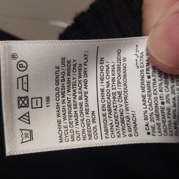 ATHLETA Alpine Tabard Cashmere Blend Sleeveless Sweater - Picture 13 of 15